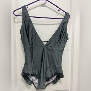 Cupshe Women’s Gray One Piece Ruffle swimsuit Women’s Medium